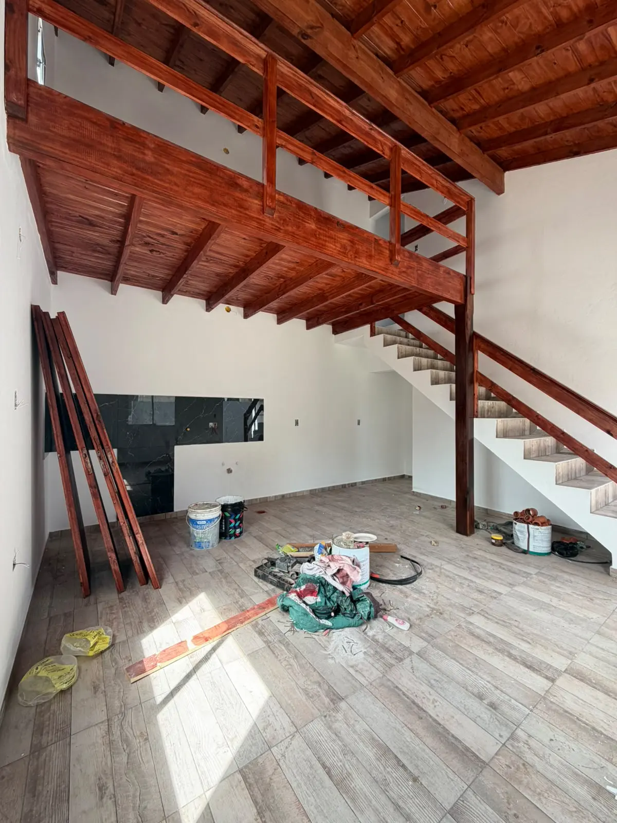property-1792852425042-3