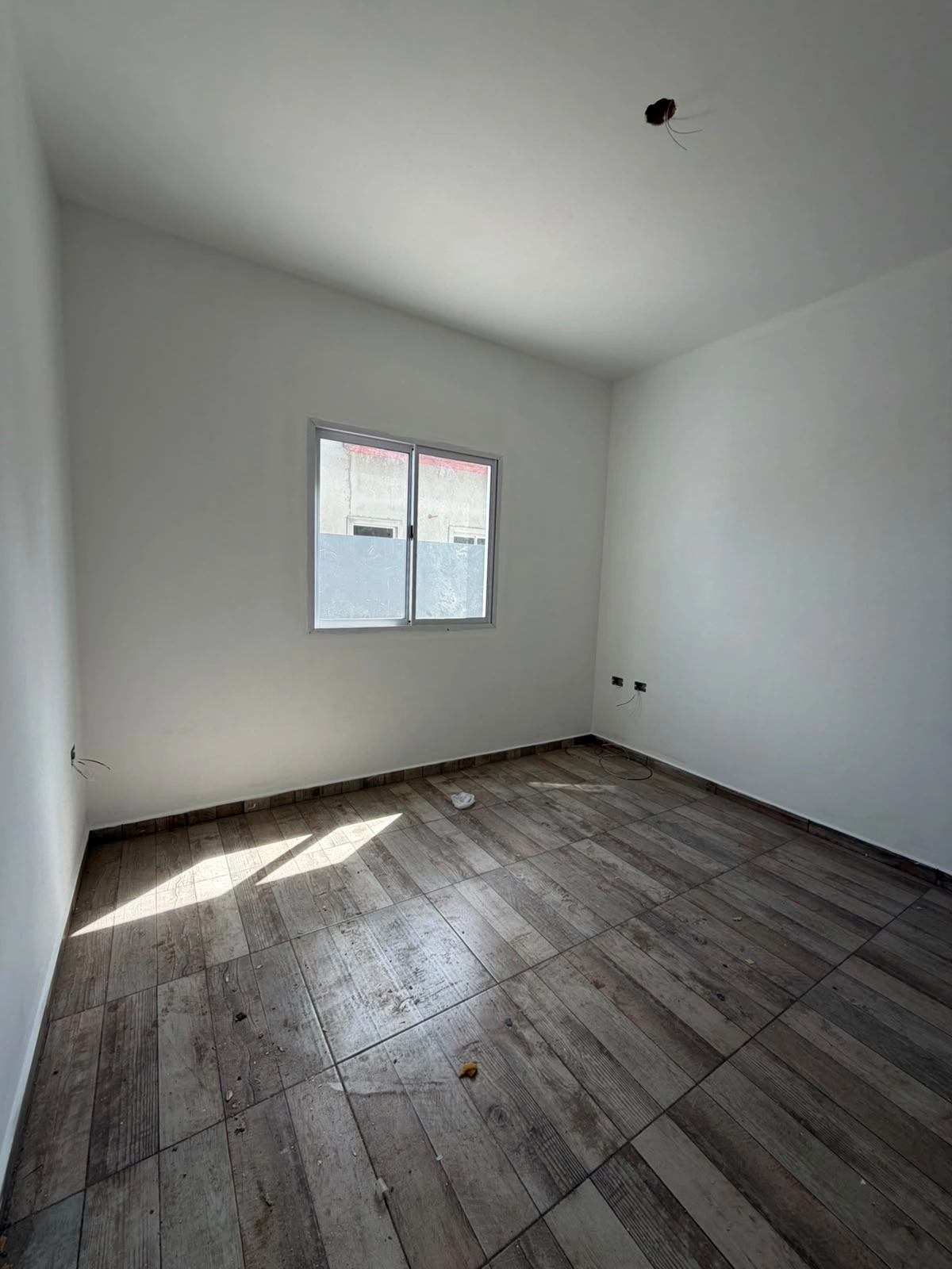 property-1792852434518-5